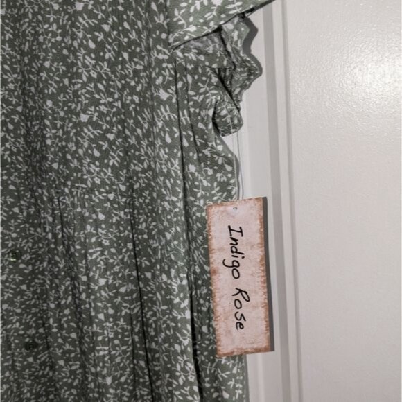 Indigo Rose 2X Green Floral Dress With Button Front & Short Sleeves - Picture 4 of 7